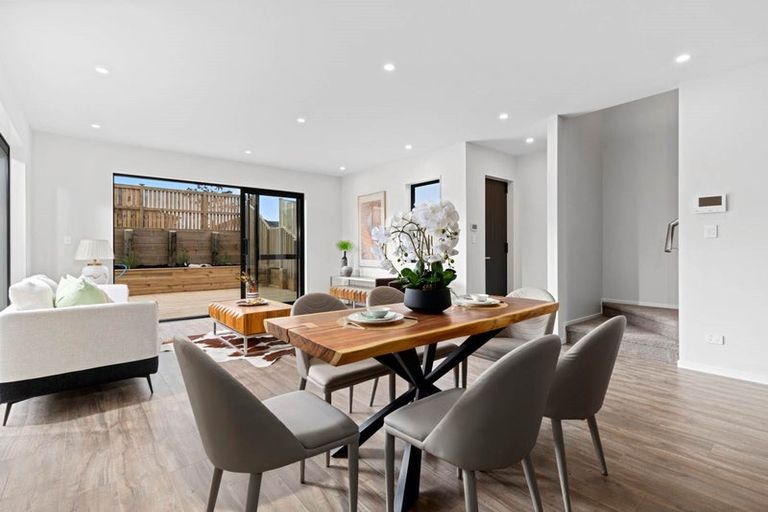 Photo of property in 43 Sunnyheights Road, Orewa, 0931