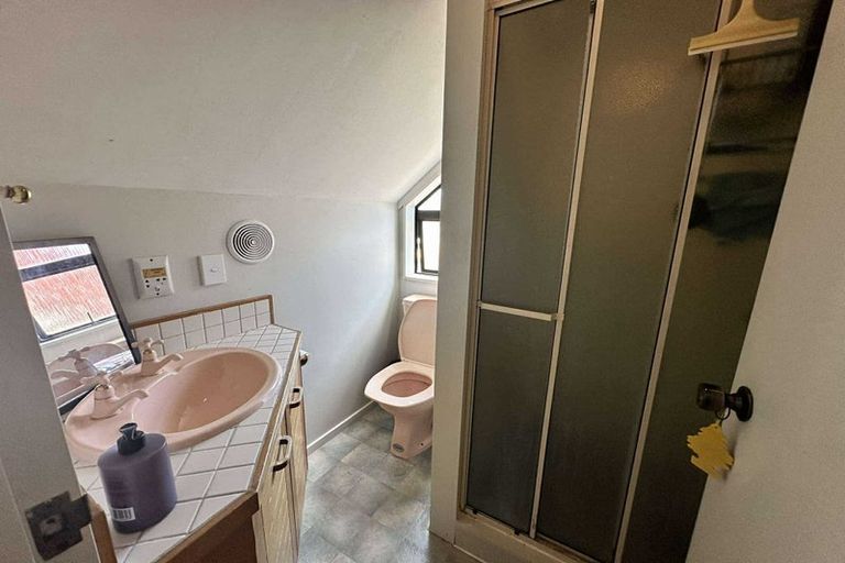 Photo of property in 1/9 Mana Esplanade, Paremata, Porirua, 5026