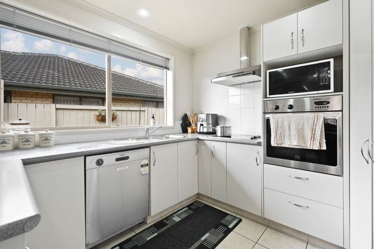 Photo of property in 4 Kingroyal Lane, Hamilton East, Hamilton, 3216