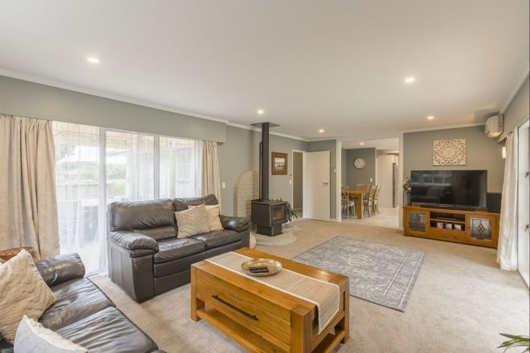 Photo of property in 3 Kanawa Street, Waikanae, 5036