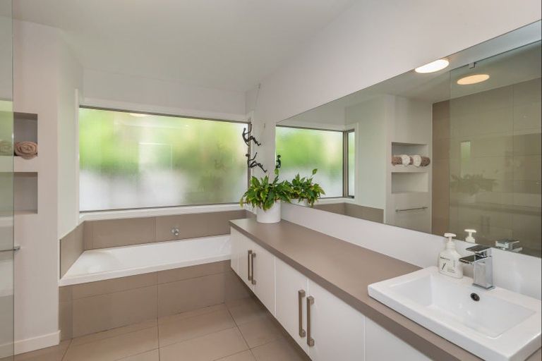 Photo of property in 190 Roslyn Road, Levin, 5510