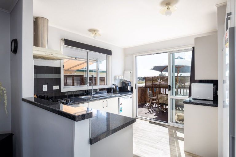 Photo of property in 18 Raniera Street, Glen Avon, New Plymouth, 4312