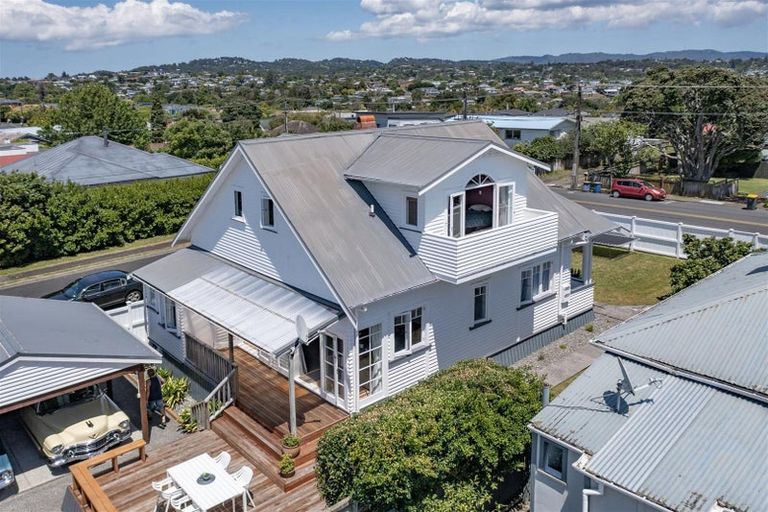 Photo of property in 86 Astley Avenue, New Lynn, Auckland, 0600