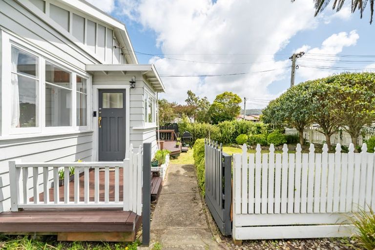 Photo of property in 15 Randwick Crescent, Moera, Lower Hutt, 5010