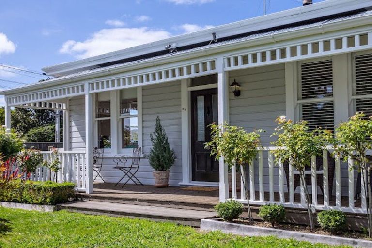 Photo of property in 28 Cork Street, Martinborough, 5711