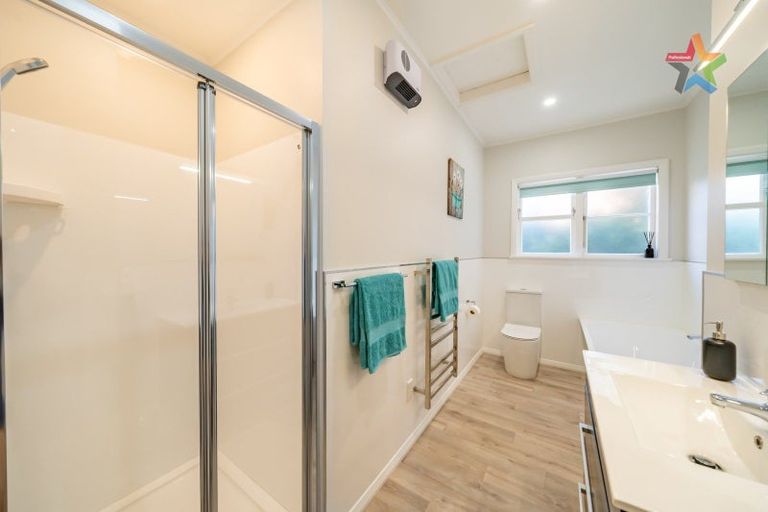 Photo of property in 14a Wai-iti Crescent, Woburn, Lower Hutt, 5010