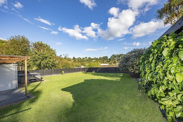 Photo of property in 4 Bethells Road, Waitakere, Auckland, 0816