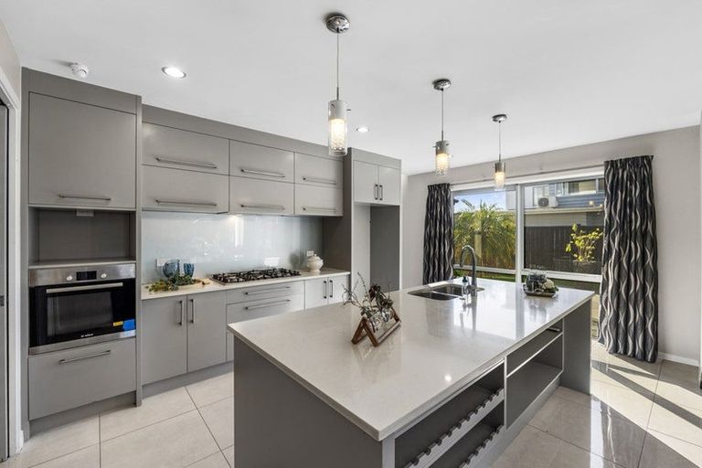 Photo of property in 6 Milano Boulevard, Karaka, Papakura, 2113