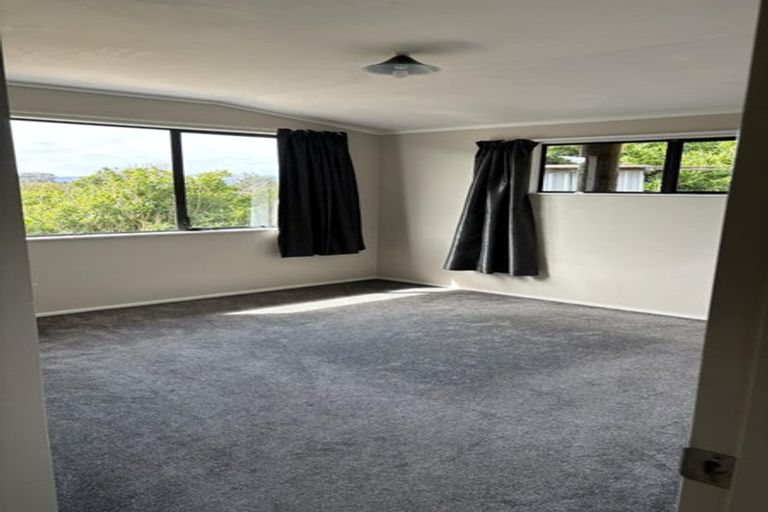 Photo of property in 19 Makora Grove, Paremata, Porirua, 5024