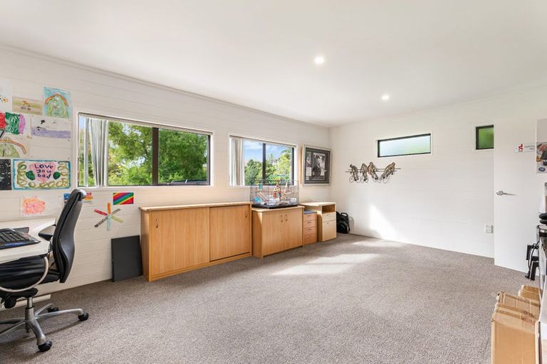 Photo of property in 143 Whangaparaoa Road, Red Beach, 0932