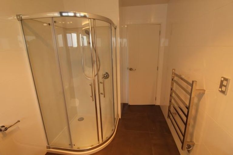 Photo of property in 79 Maka Terrace, Orewa, 0931