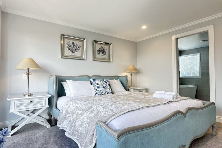 Photo of property in 7b Garadice Road, Rothesay Bay, Auckland, 0630