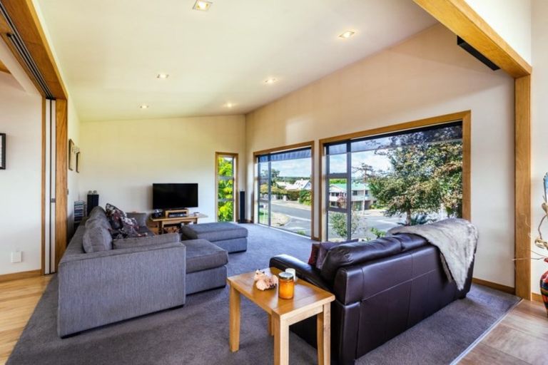 Photo of property in 34 Titoki Avenue, Waipahihi, Taupo, 3330