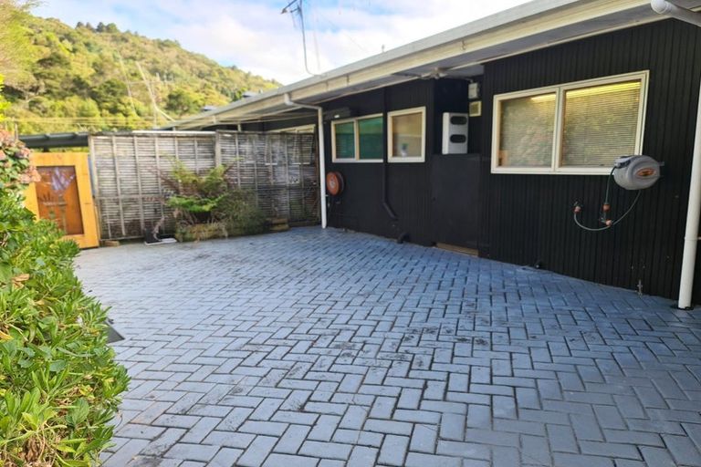 Photo of property in 2/266 Western Hills Drive, Avenues, Whangarei, 0110