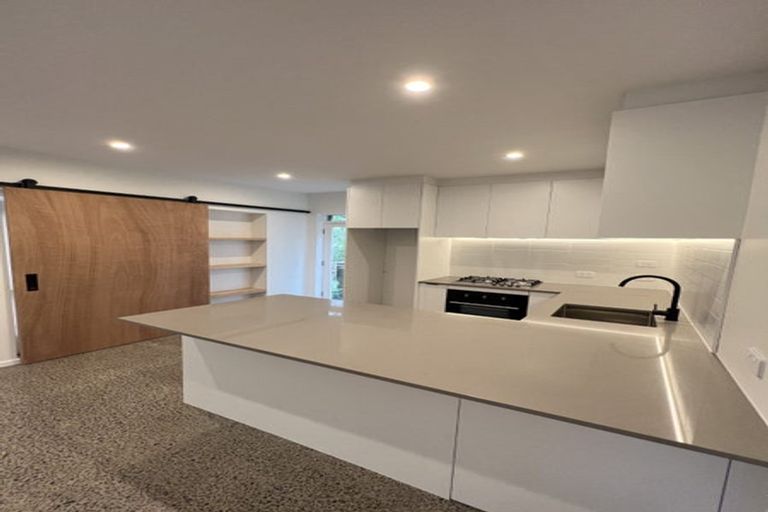 Photo of property in 25 Wirihana Road, Titirangi, Auckland, 0604