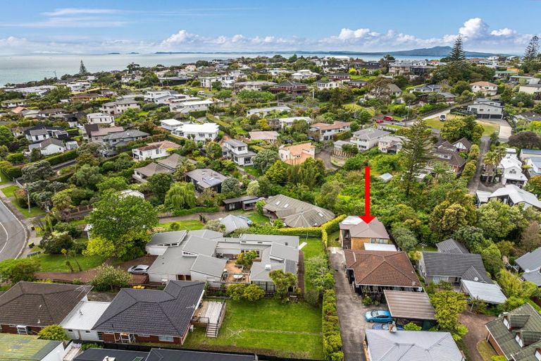Photo of property in 10c Matipo Road, Mairangi Bay, Auckland, 0630