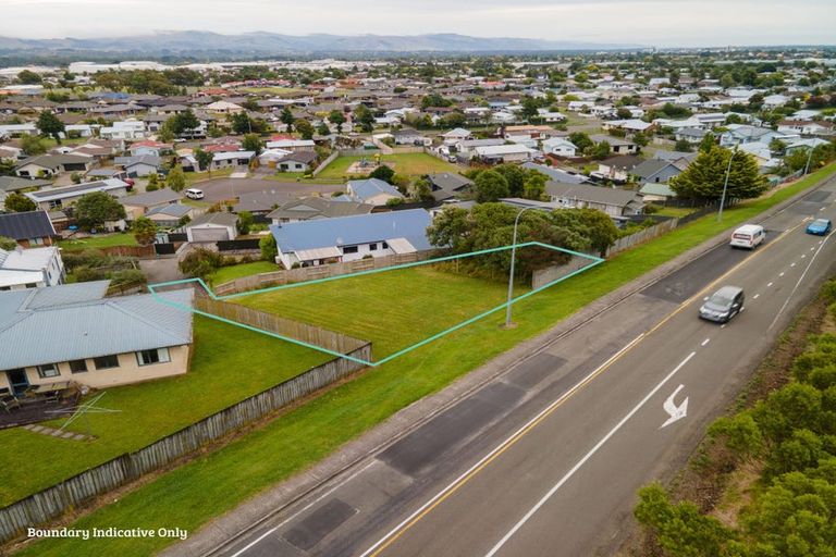 Photo of property in 16 Lydia Place, Kelvin Grove, Palmerston North, 4414