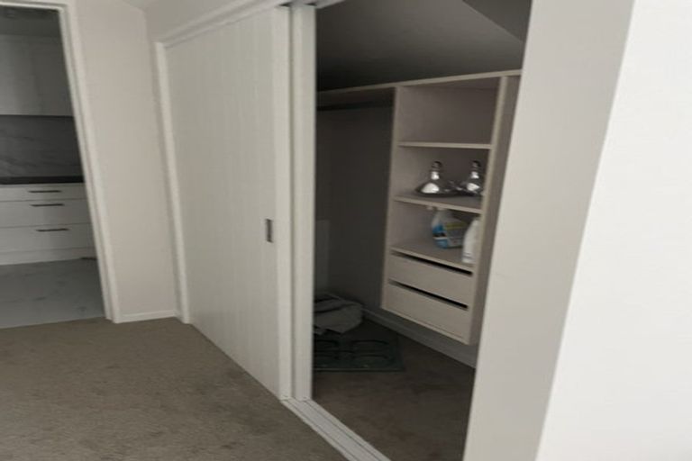 Photo of property in 66a West Harbour Drive, West Harbour, Auckland, 0618