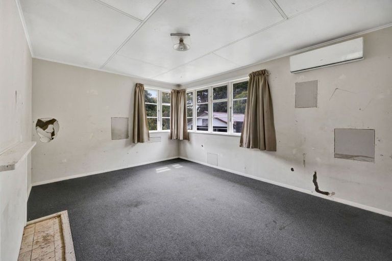 Photo of property in 5 Glenpark Avenue, Westown, New Plymouth, 4310
