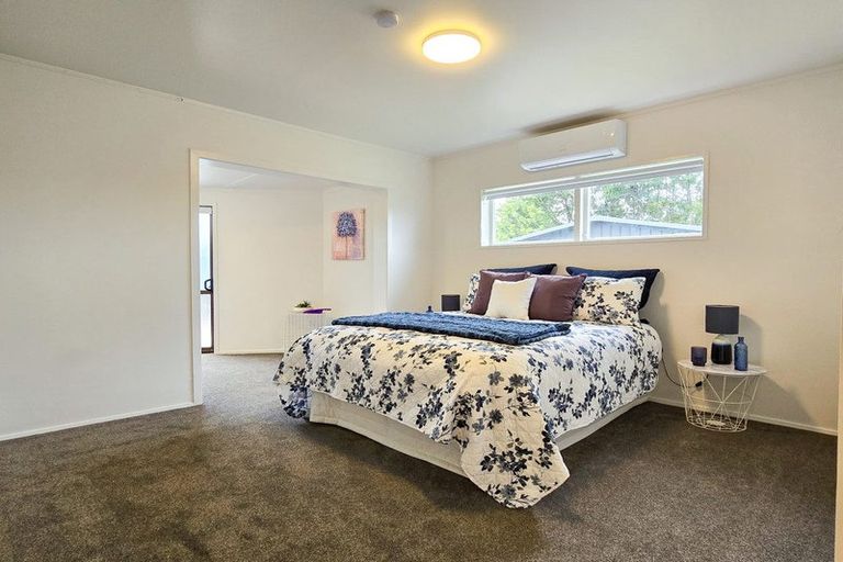 Photo of property in 17 Fernleigh Avenue, Waiuku, 2123