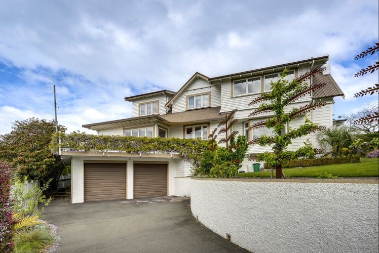 Photo of property in 1 Lambton Road, Hospital Hill, Napier, 4110