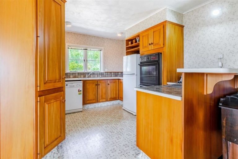 Photo of property in 205 Titirangi Road, Titirangi, Auckland, 0604