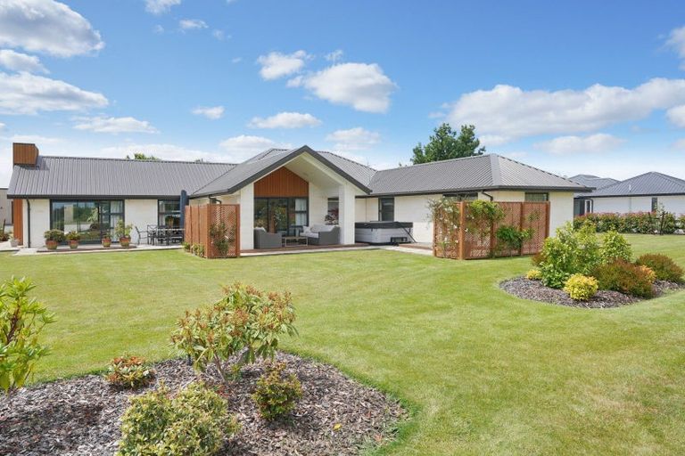 Photo of property in 11 Mara-kai Place, Pegasus, 7612