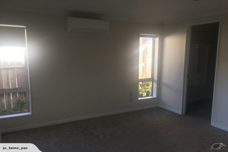 Photo of property in 40 Corricvale Way, Northcross, Auckland, 0630