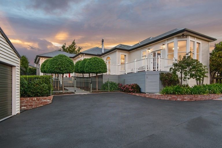 Photo of property in 15 Hackthorne Road, Cashmere, Christchurch, 8022