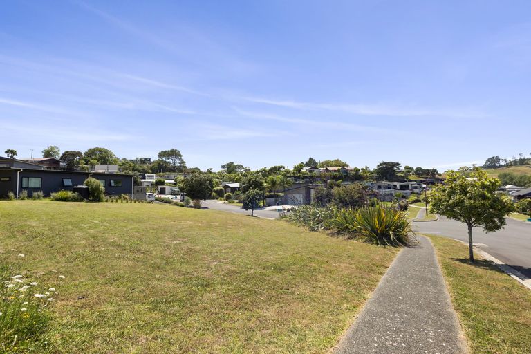 Photo of property in 1 Harakeke Place, Raglan, 3225