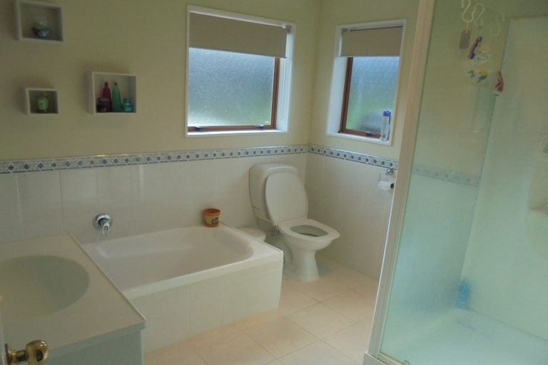 Photo of property in 11 Ali Place, Ranui, Auckland, 0612