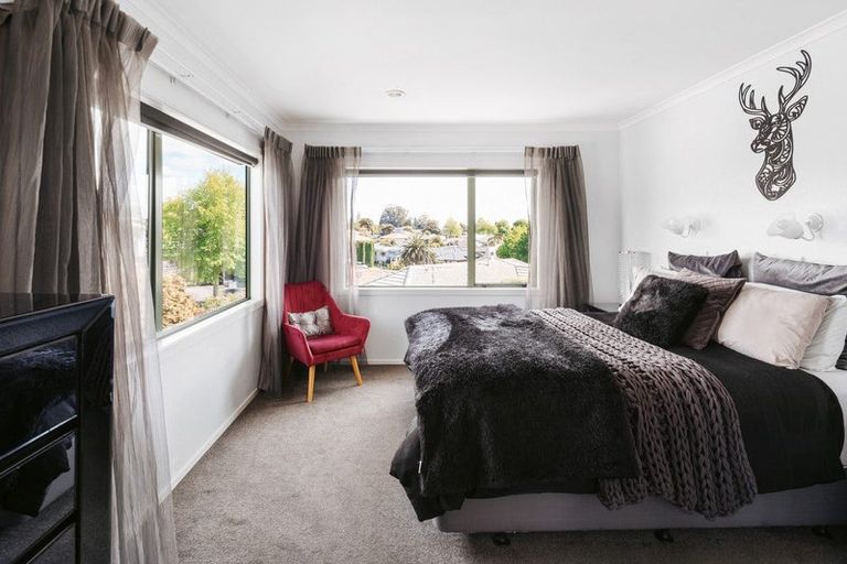 Photo of property in 5 Caernarvon Rise, Bethlehem, Tauranga, 3110