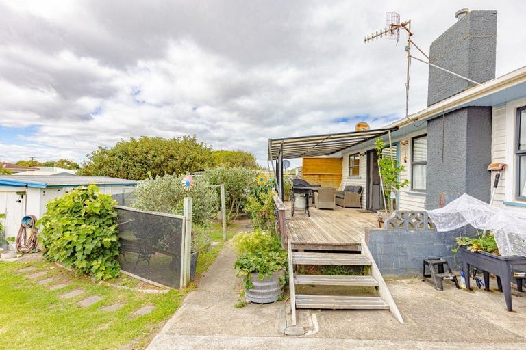 Photo of property in 74 Matai Street, Castlecliff, Whanganui, 4501