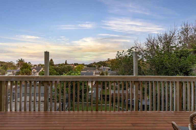 Photo of property in 2/30 Vauxhall Road, Devonport, Auckland, 0624
