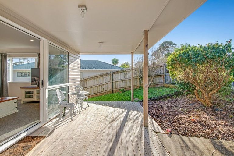 Photo of property in 13b Vipond Road, Stanmore Bay, Whangaparaoa, 0932