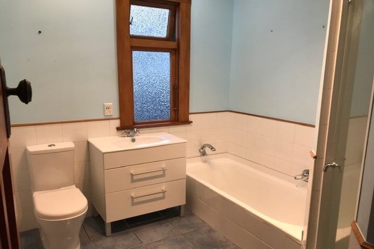 Photo of property in 31 Hardy Street, Waterloo, Lower Hutt, 5011