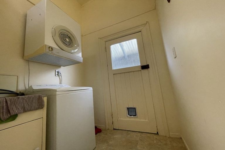 Photo of property in 16 Lawrence Street, Newtown, Wellington, 6021