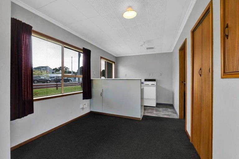 Photo of property in 39 Birdwood Avenue, Moturoa, New Plymouth, 4310