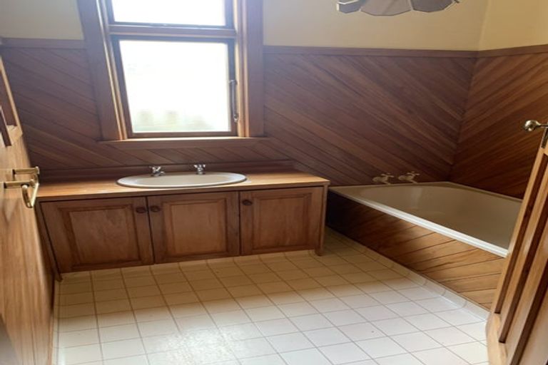 Photo of property in 37 Lyndon Street, Riccarton, Christchurch, 8041