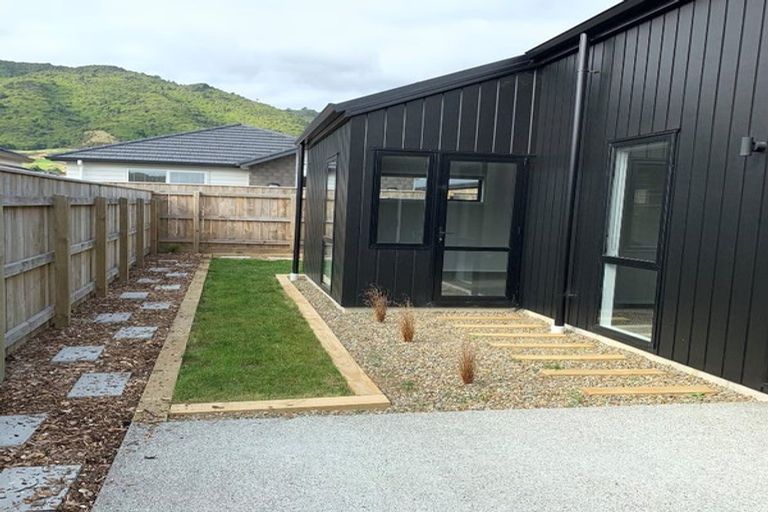 Photo of property in 74 Waipunahau Road, Waikanae, 5036