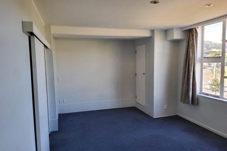 Photo of property in Grandstand Apartments, 37/80 Kent Terrace, Mount Victoria, Wellington, 6011