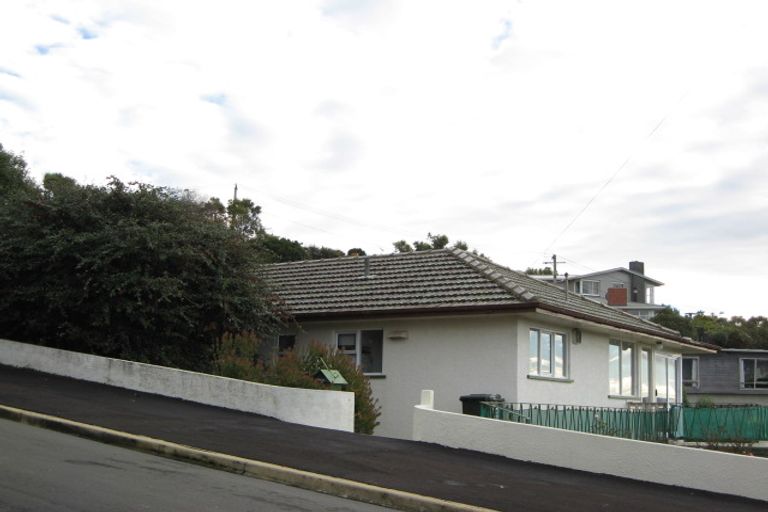 Photo of property in 30 Earls Road, Saint Clair, Dunedin, 9012