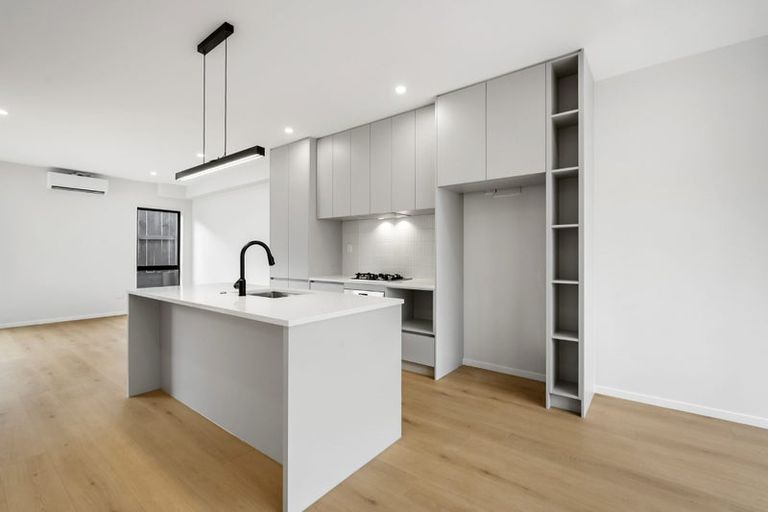 Photo of property in 23b Mercury Lane, Windsor Park, Auckland, 0632