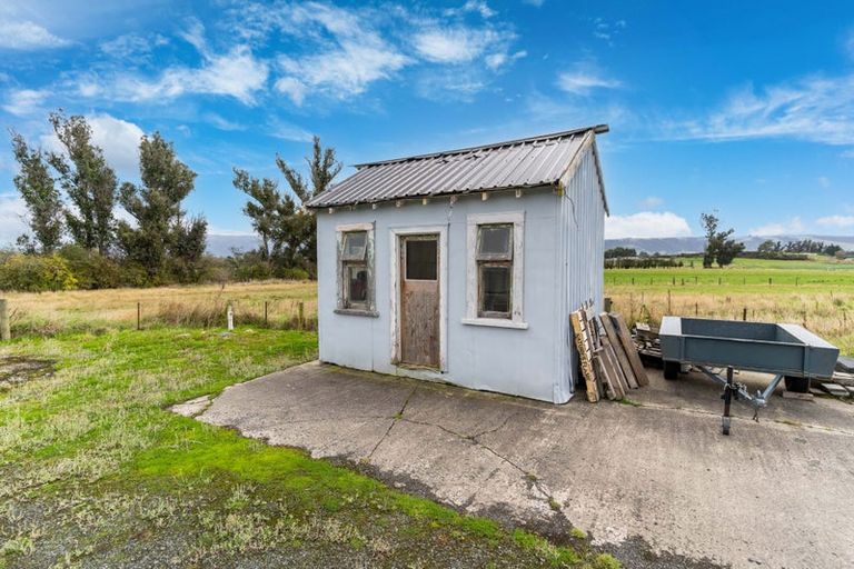 Photo of property in 190 Main South Road, Green Island, Dunedin, 9018
