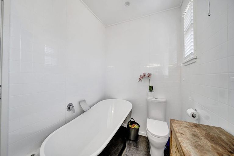 Photo of property in 200 Opawa Road, Hillsborough, Christchurch, 8022