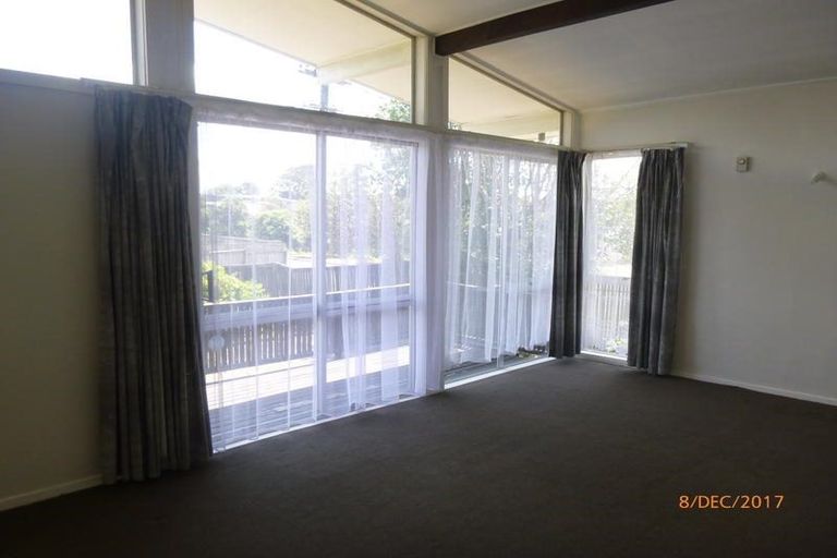 Photo of property in 5 Triangle Road, Massey, Auckland, 0614
