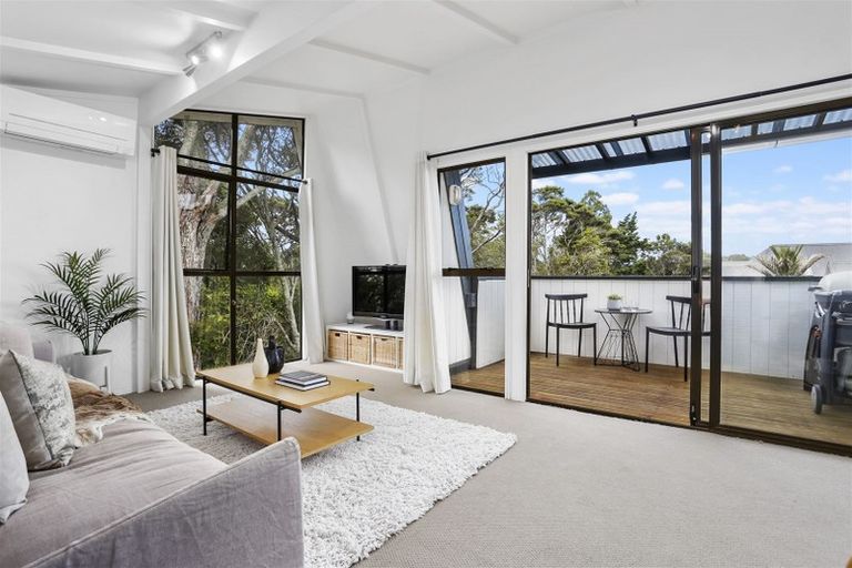 Photo of property in 3/6 Le Roy Terrace, Birkenhead, Auckland, 0626