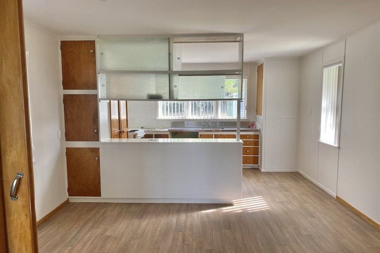 Photo of property in 14 Mcclintock Road, Massey, Auckland, 0614