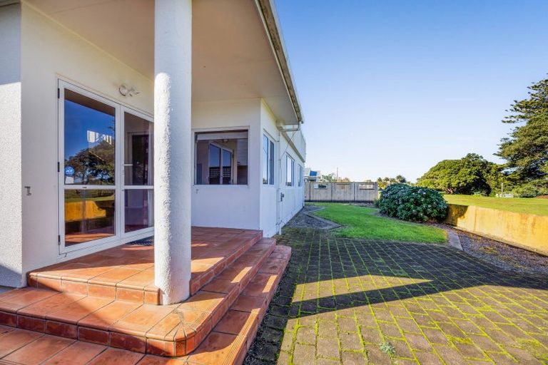 Photo of property in 22 Fox Street, Opunake, 4616