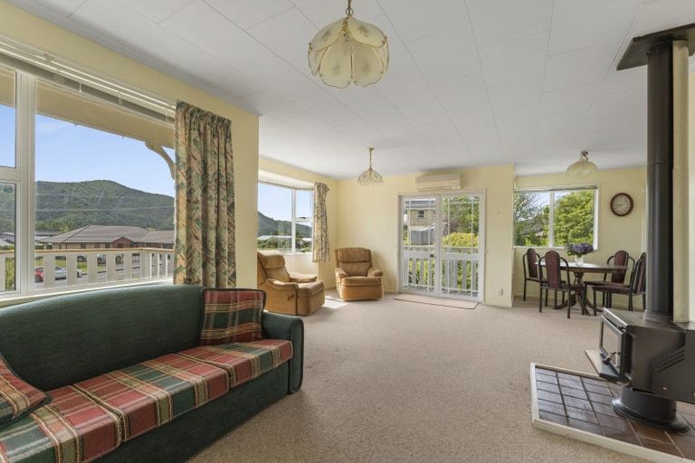 Photo of property in 12 Moana View Road, Waikawa, Picton, 7220